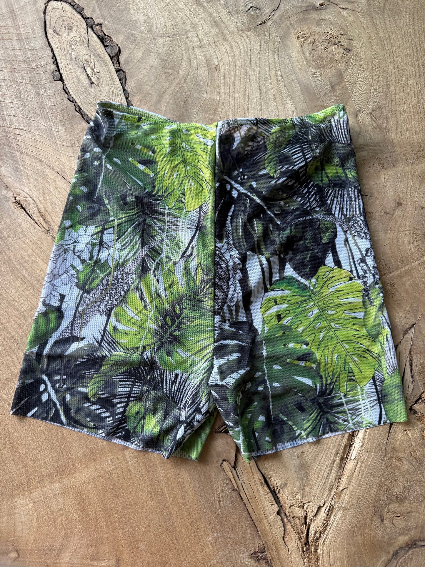 MESH SHORTS W PRINTED PATTERNS