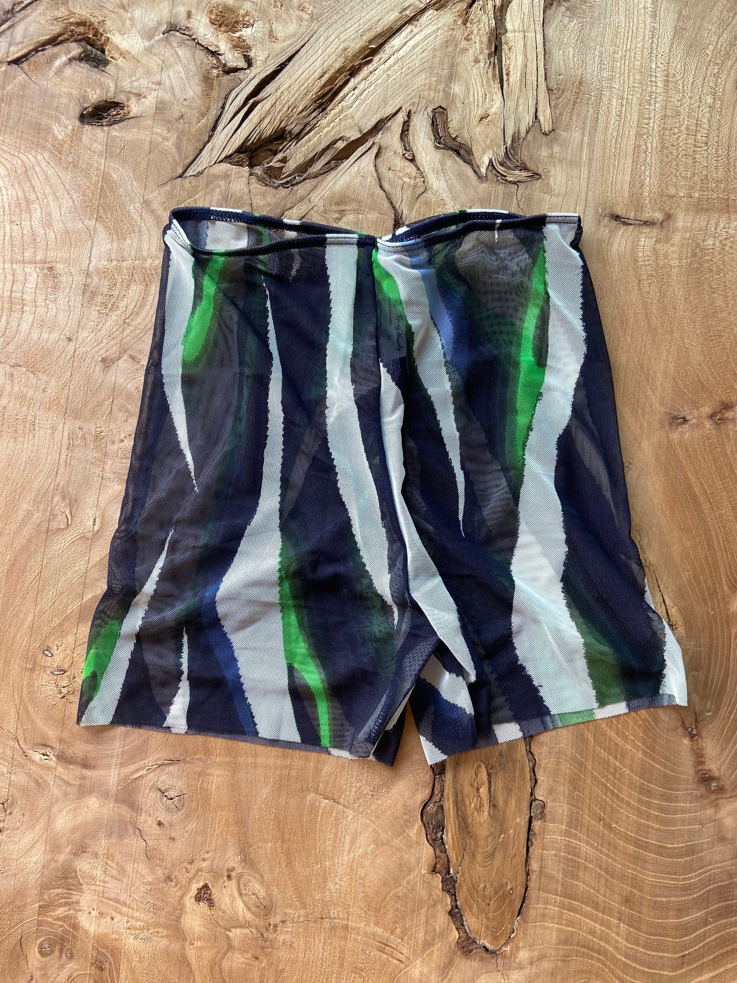 MESH SHORTS W PRINTED PATTERNS
