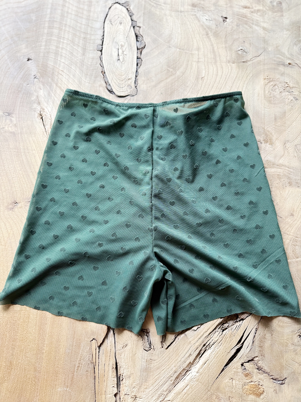 MESH SHORTS WITH FLOCKED HEARTS