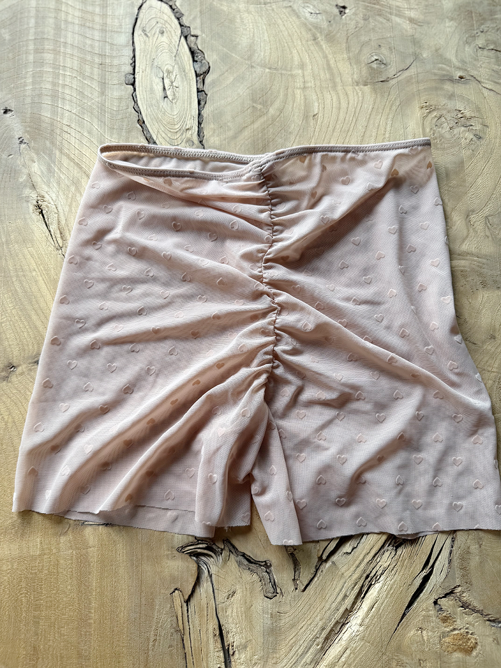 MESH SHORTS WITH FLOCKED HEARTS