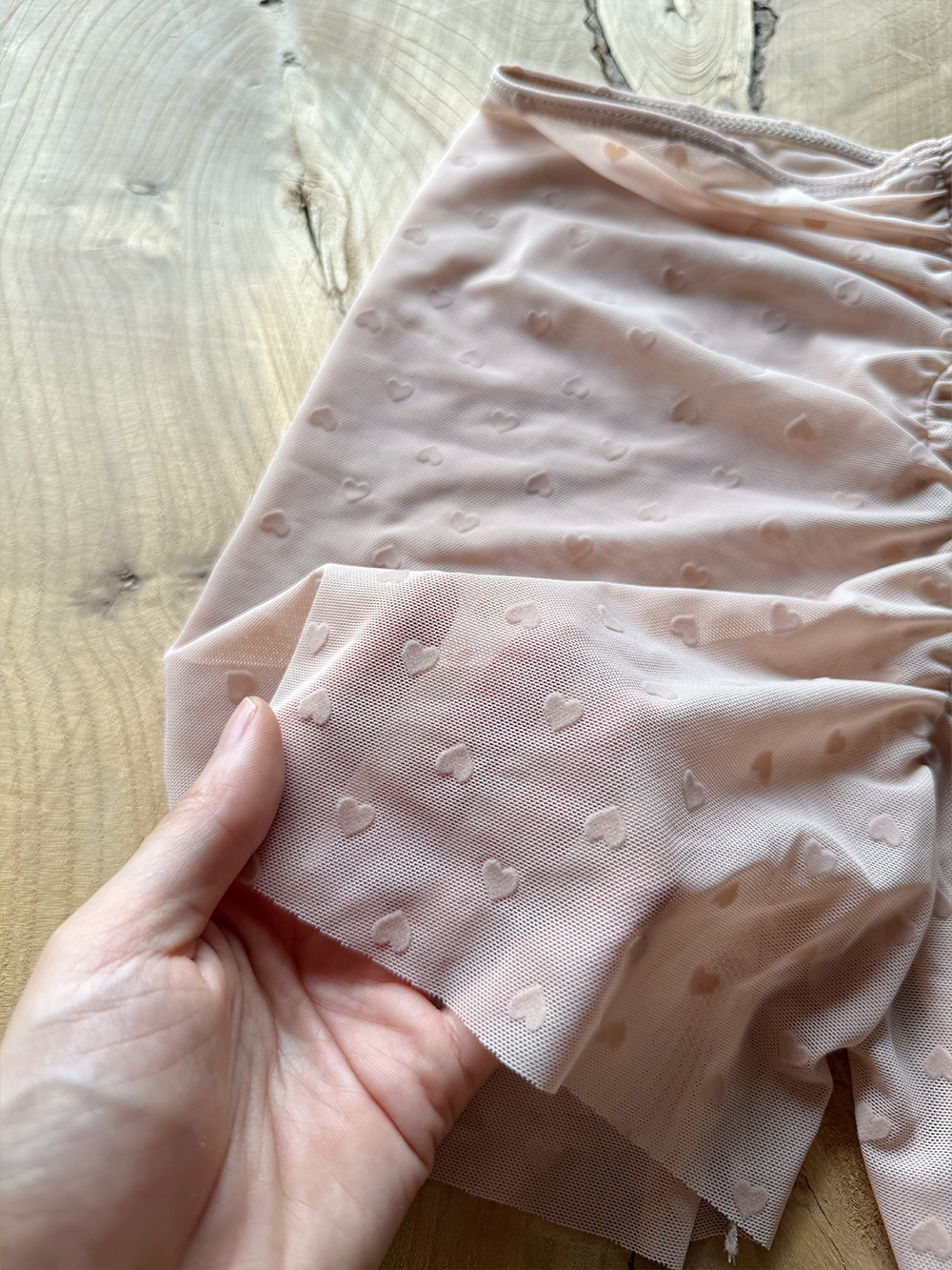 MESH SHORTS WITH FLOCKED HEARTS